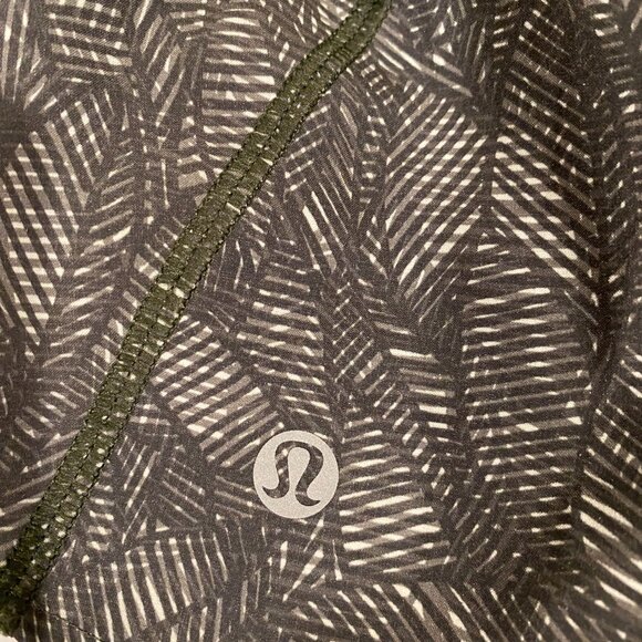 lululemon Run Split Second Shorts- Gator Green - Picture 3 of 9